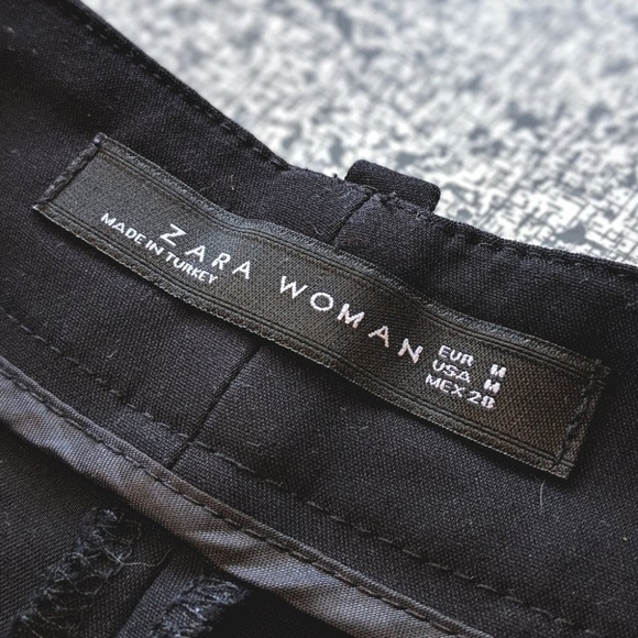 Zara Black Pocketed Shorts - Picture 3 of 3